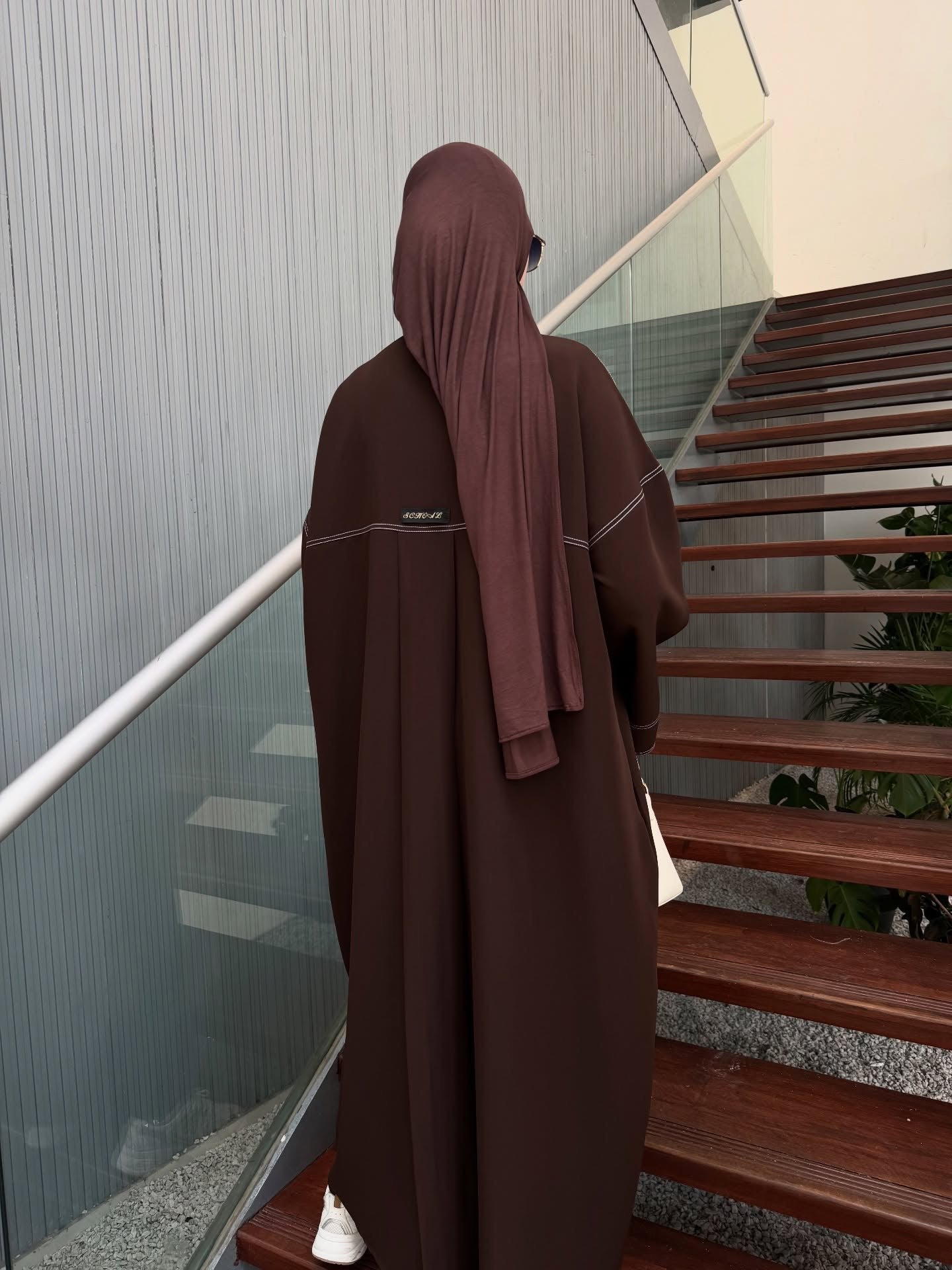 Abaya jouri